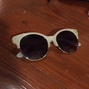 Chico’s cream frame sunglasses